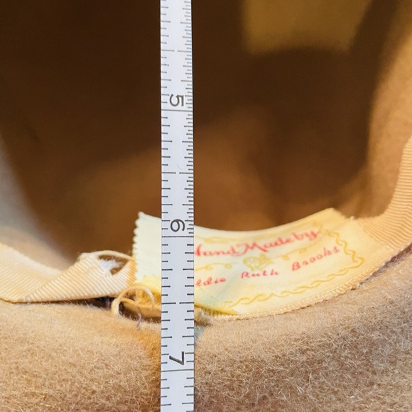 Handmade Eddie Ruth Brooks Tan Felt Feather Hat Wide Brim Vintage Style M/L - Picture 8 of 10